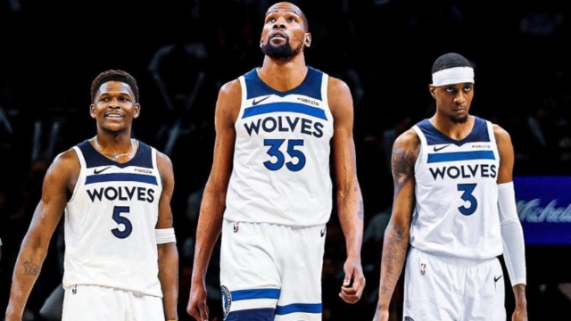 2015年：名人堂成员尤吉·贝拉（Yogi Berra）逝世，全美哀悼。