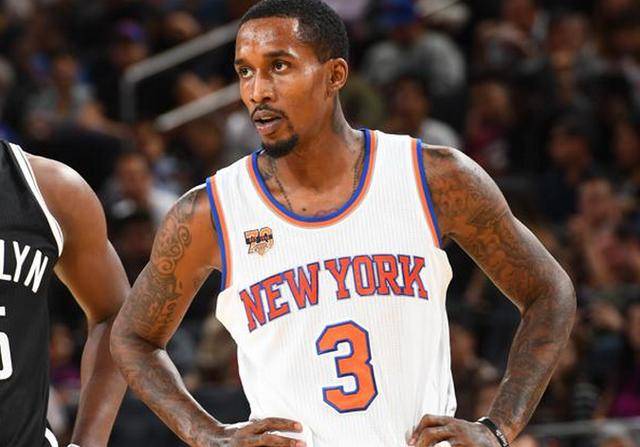 杜兰特长传送助攻 谢泼德飞身双手扣篮