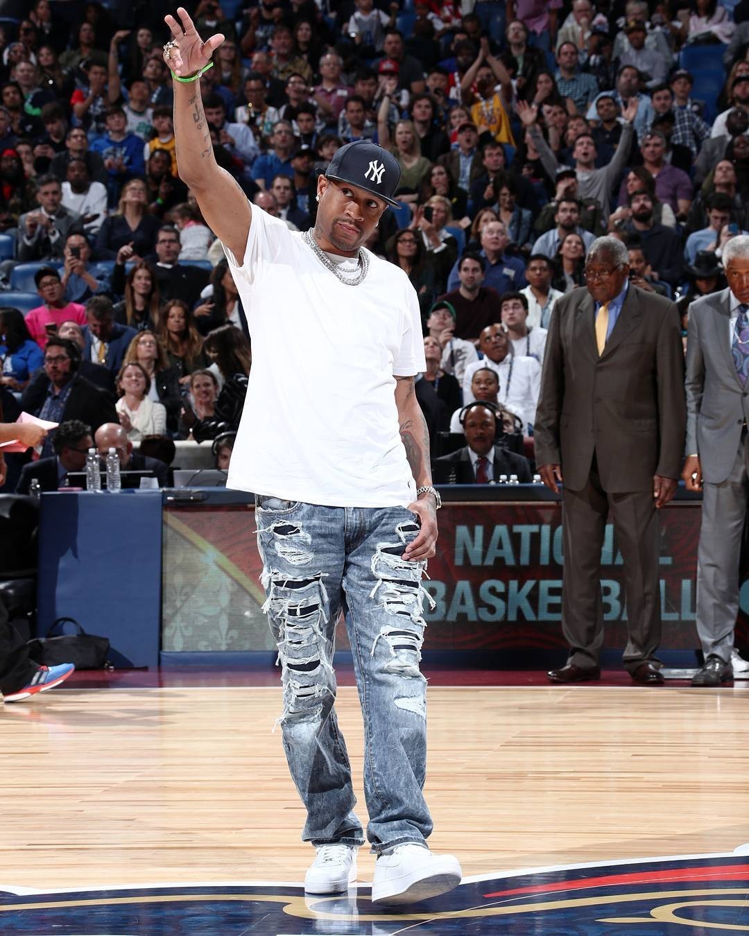 洛杉矶道奇队在入主新东家后，迅速签下格林基组建“两亿双王牌”