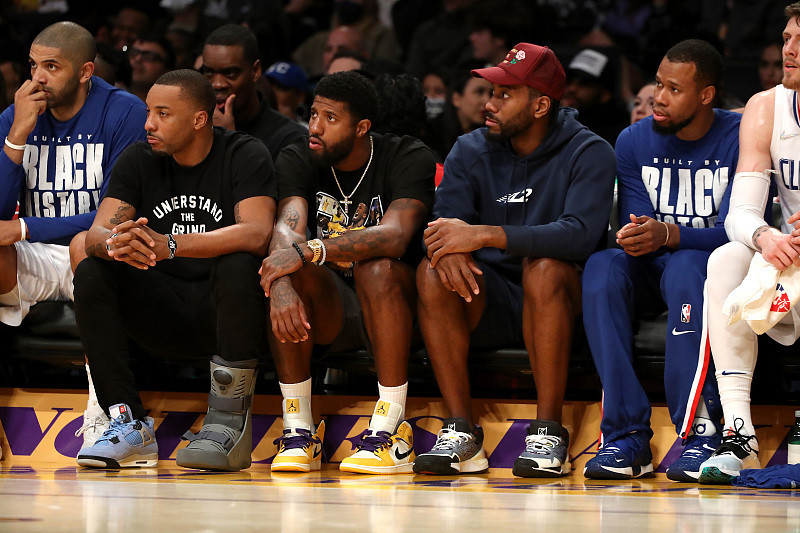 [中超]法比奥造乌龙路易斯点射 国安2-2补时绝平申花